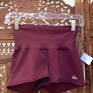 Wine Alo Shorts Xs
